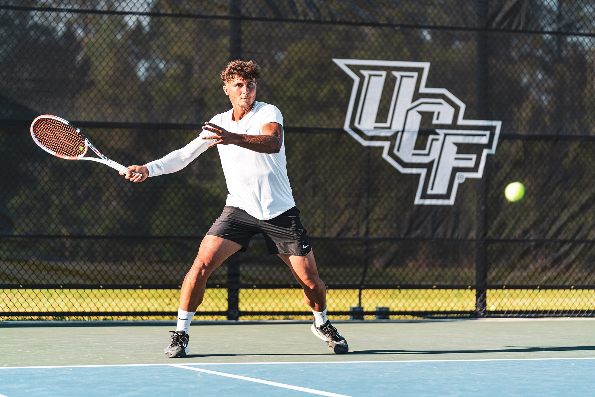ライブアップデート: 男子テニス主催者 UCF 招待 – UCF Athletics