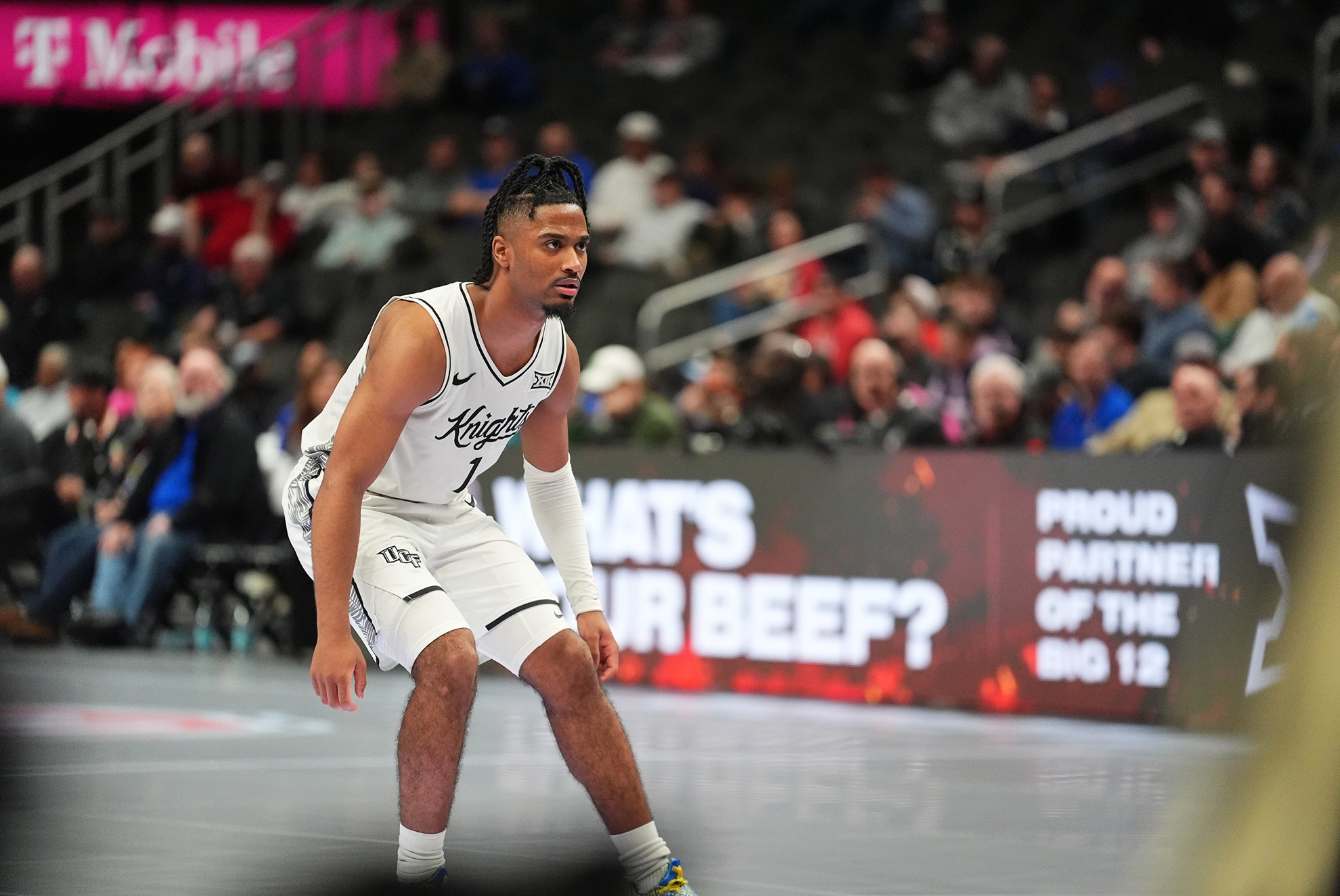 Men's Hoops Set For Quarterfinal Showdown Against No. 2 Arizona on