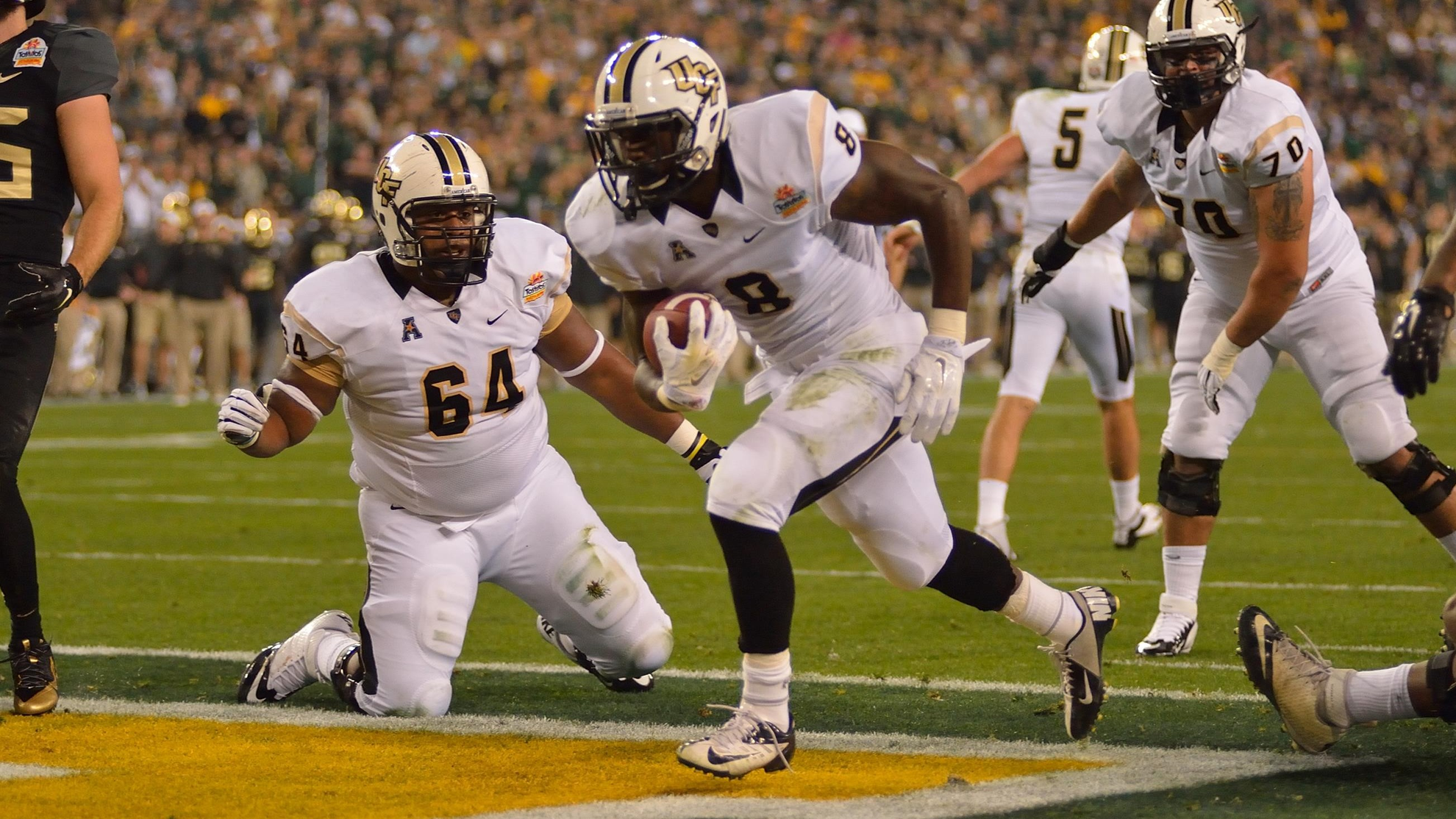 UCF beats East Carolina on Hail Mary, 32-30