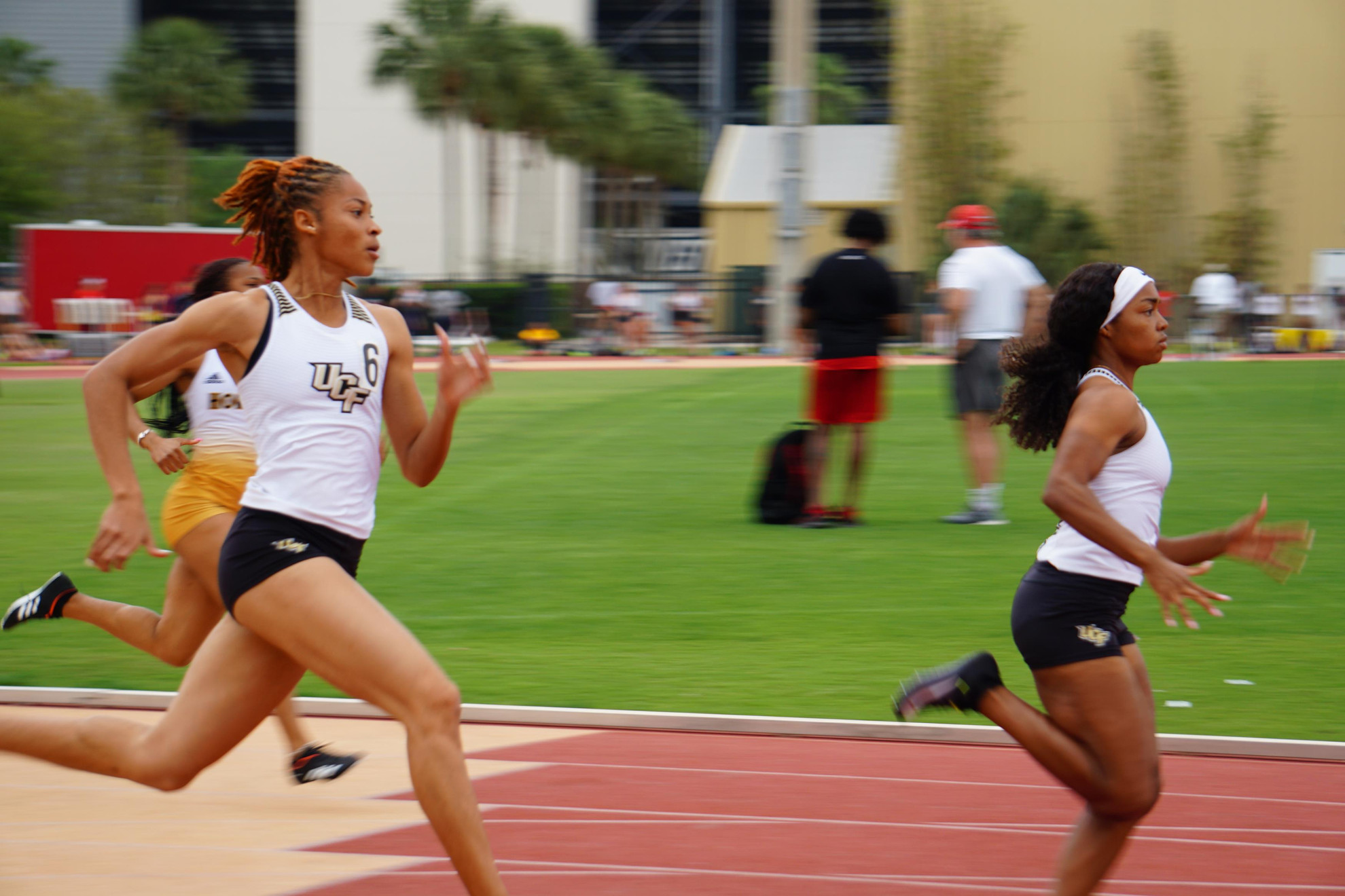 Knights Open Outdoor Season With Black and Gold Invitational UCF