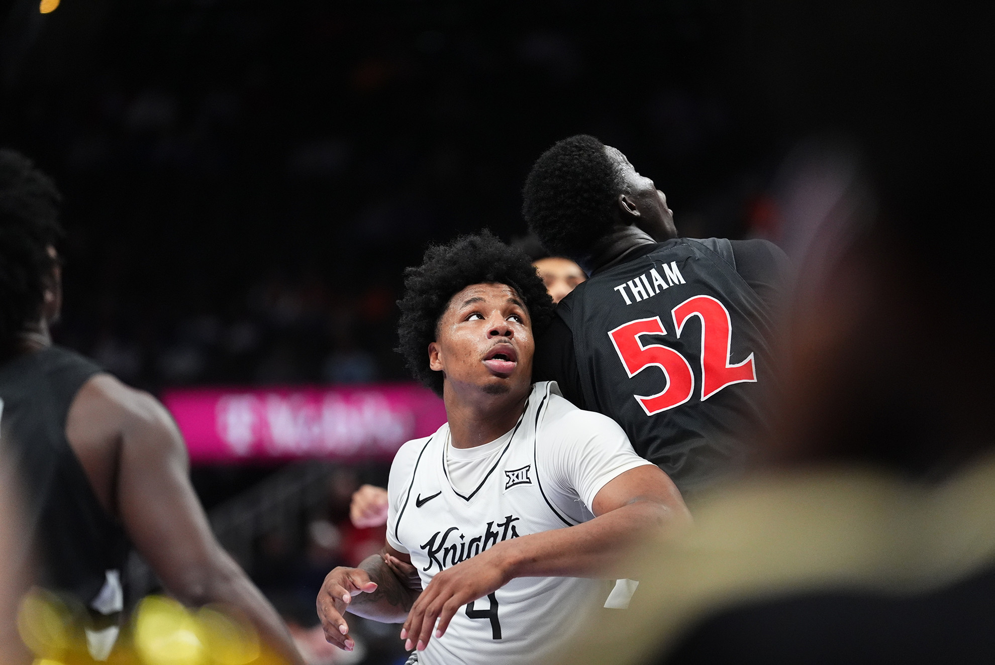 Men's Hoops Set For Quarterfinal Showdown Against No. 2 Arizona on