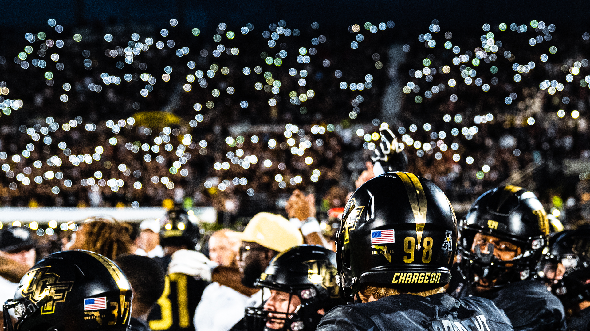 MatSing partner for Allegiant Stadium using lens antennas