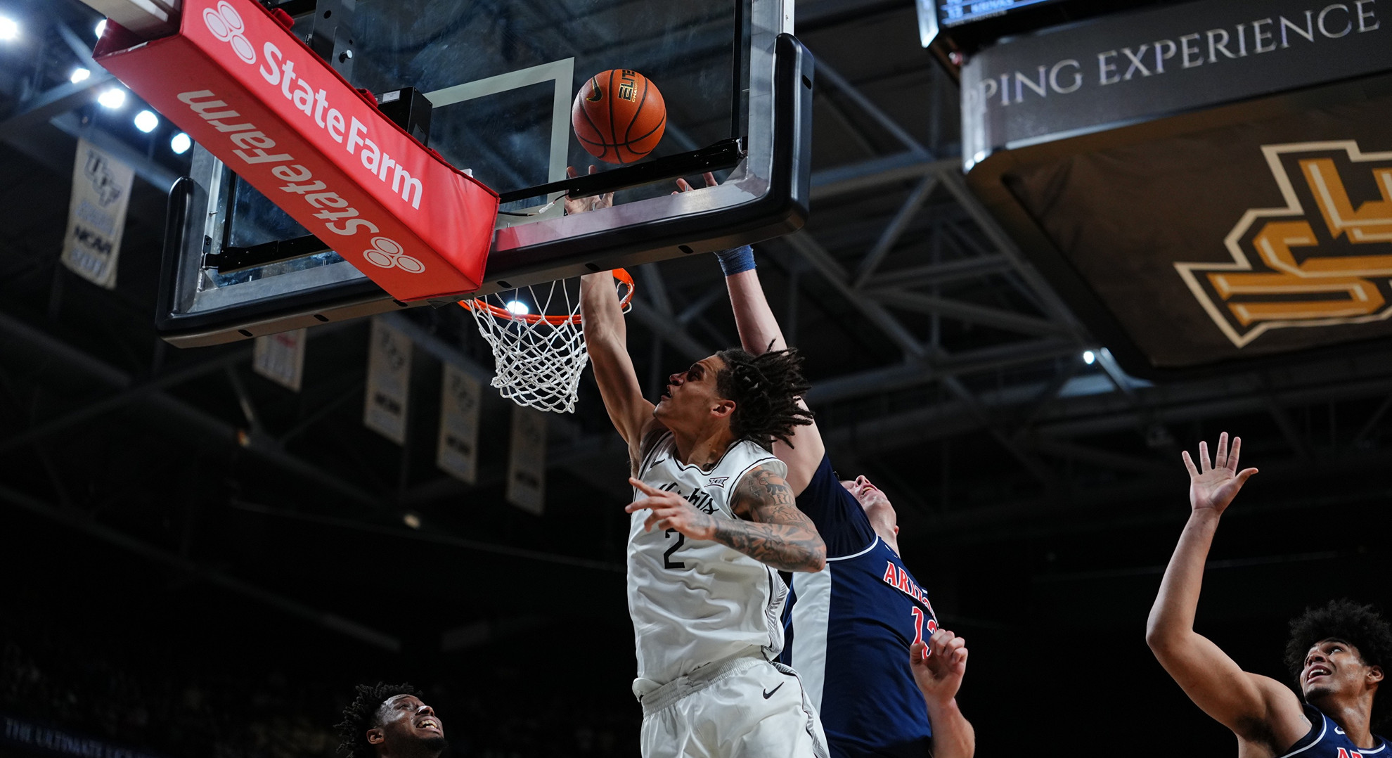 Gallery: Men's Hoops vs No. 1 Arizona